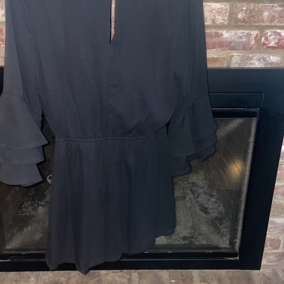 Black romper size medium. Worn once - Picture 4 of 5